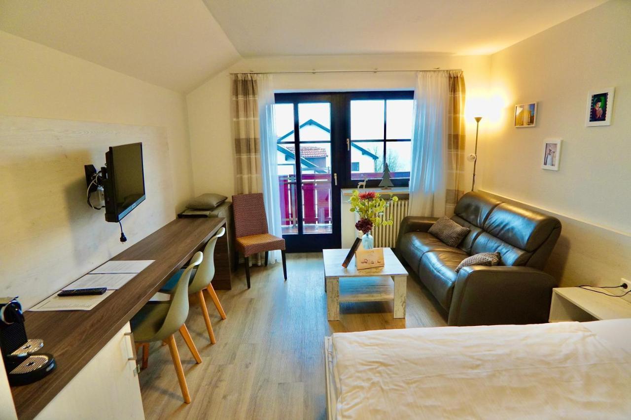 באד גריסבאך Hallelujah - Wunderschoenes Und Gepflegtes Apartment Mit Bademantelgang Zur Therme מראה חיצוני תמונה
