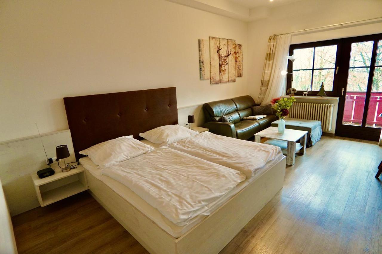 באד גריסבאך Hallelujah - Wunderschoenes Und Gepflegtes Apartment Mit Bademantelgang Zur Therme מראה חיצוני תמונה